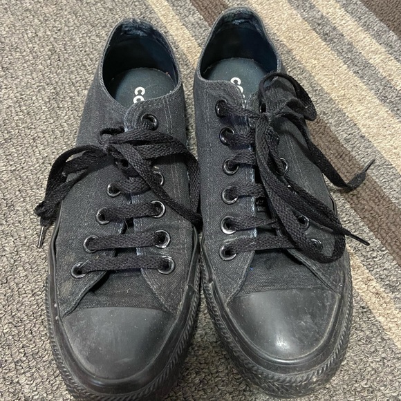 Black Converse - Picture 2 of 3